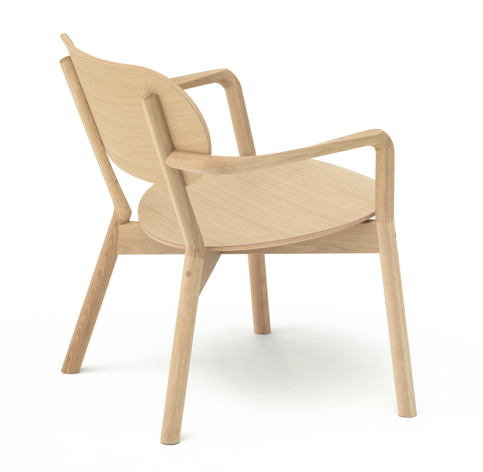 Castor Low Chair ‒ KARIMOKU NEW STANDARD (KNS)