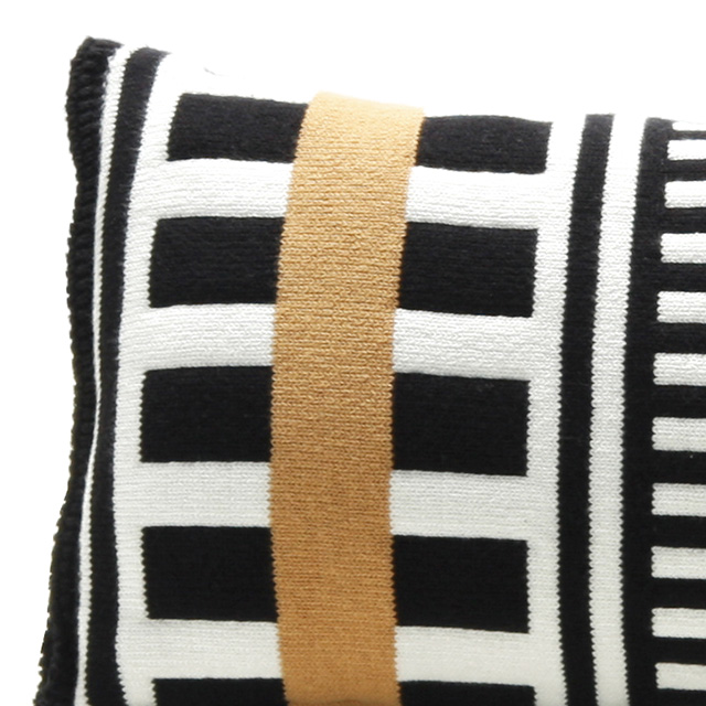 Stripes Cushion S ‒ KARIMOKU NEW STANDARD (KNS)