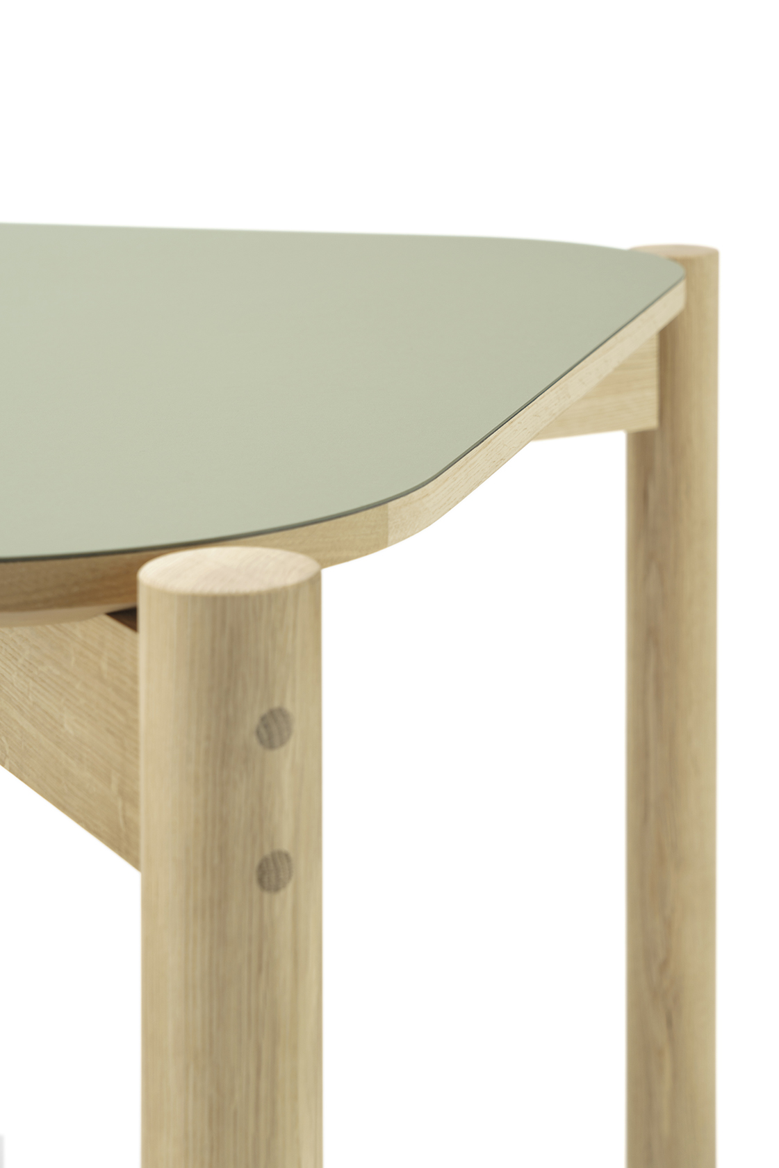 Castor Table Linoleum 180 ‒ KARIMOKU NEW STANDARD (KNS)